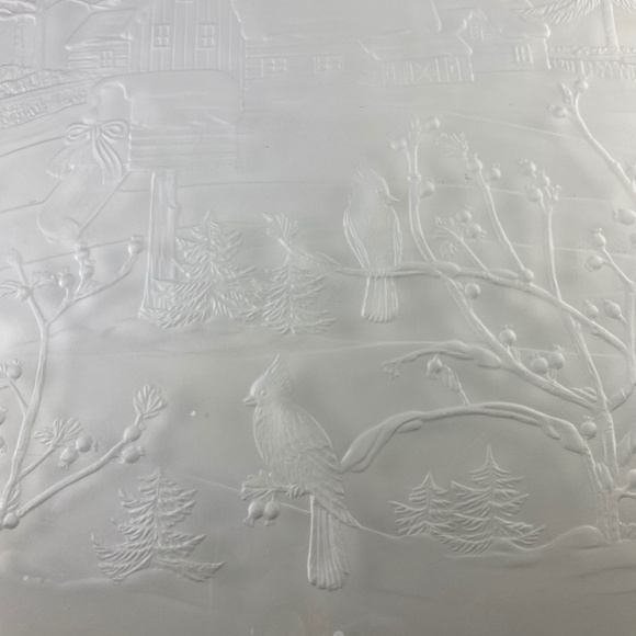 1970s American Glass Winter Scene Embossed Glass Serving Platter - Picture 6 of 7